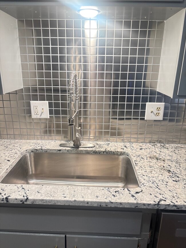 404-406 S 9th Ave, Yakima, WA 98902 - photo 2