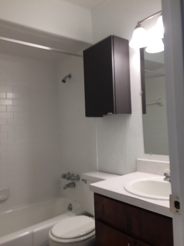 222 S Hampton Rd unit 204, de Soto, TX 75115 - photo 3