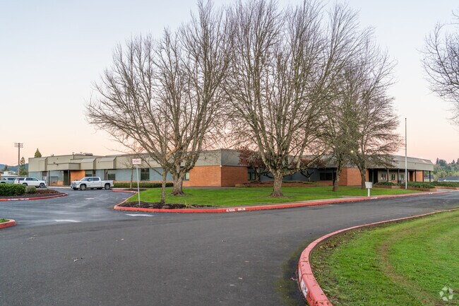 Philomath Middle School serves grades 6-8 in Philomath.