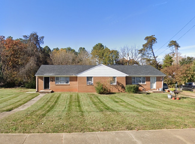 9826 Village Hwy unit 2, Concord, VA 24538 - photo 2