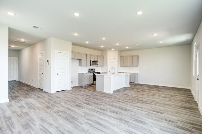 10735 Fairchild Way, Converse, TX 78109 - photo 3