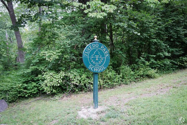 Tuxedo Park School sits inside the gated community of Tuxedo Park..
