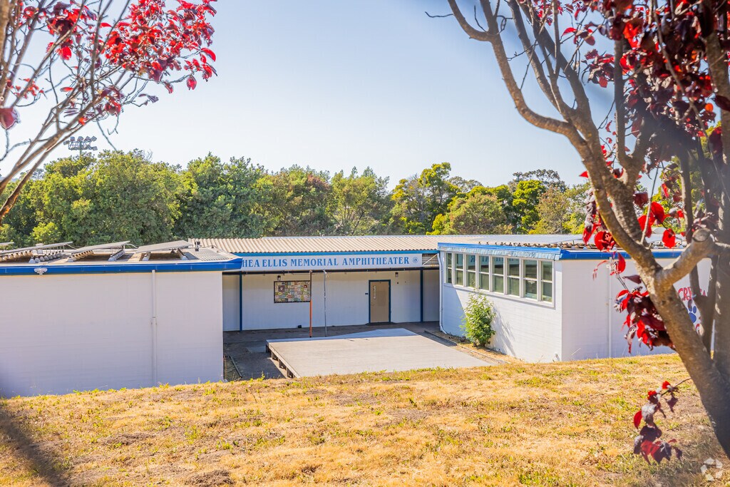 El Crystal Elementary School has an auditorium for its student performances.
