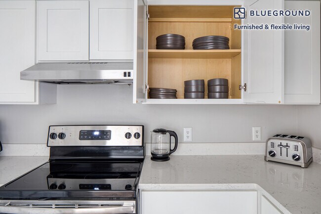 1220 Adams St unit FL3-ID471, Dorchester Center, MA 02124 - photo 7