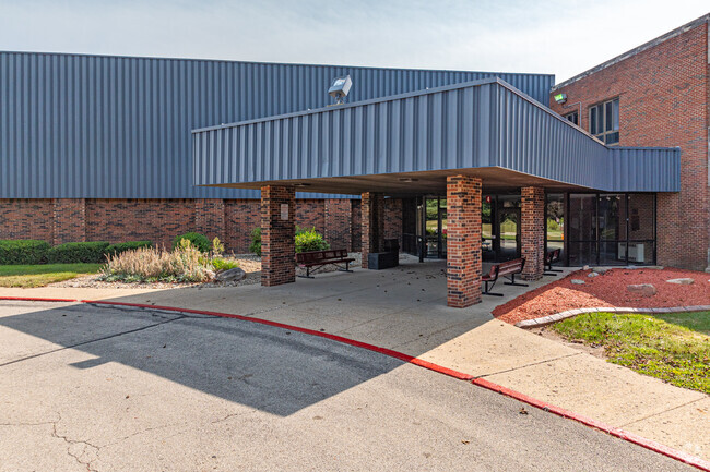 Mt. Zion High School is located at 305 S Henderson St. Mount Zion, IL. 62549.