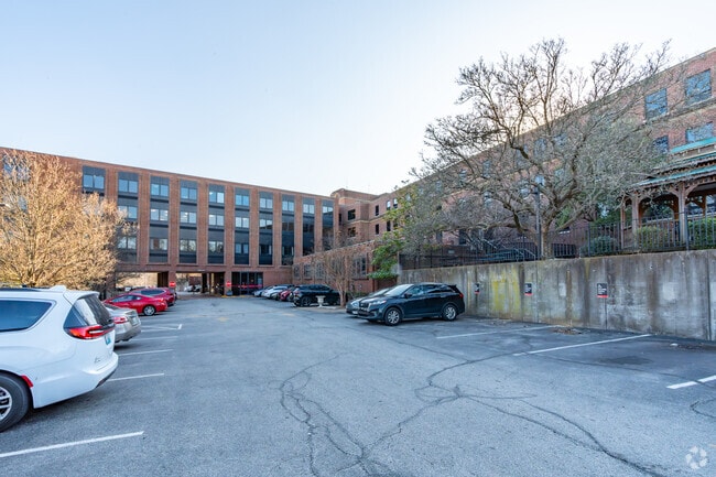 University of Louisville Behavioral Hospital is located very near the Belknap neighborhood.