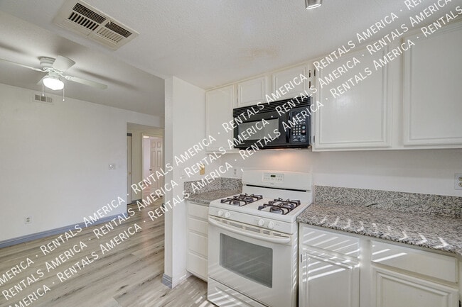 101 Luna Way, Las Vegas, NV 89145 - photo 5