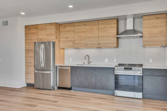 Citrus Commons, Sherman Oaks, CA 91423 - photo 7