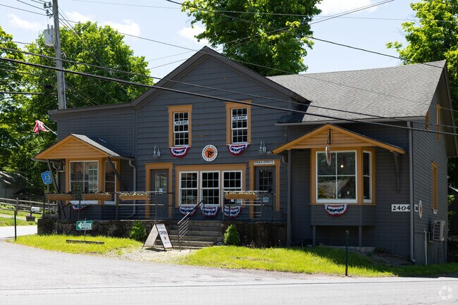 Harker House is a specialty shop selling spirits and wine in Clinton Town.