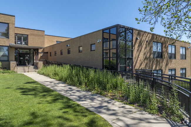 Sandburg Middle School has 618 students.
