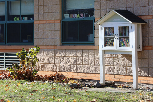 Cove Elementary School is located in the Cove neighborhood of Beverly.