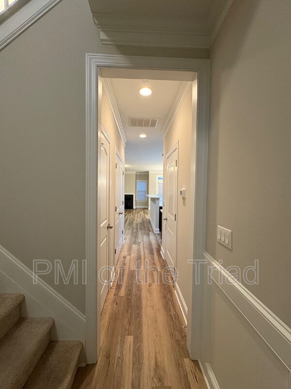 1103 Chariot Square, Winston-Salem, NC 27127 - photo 4