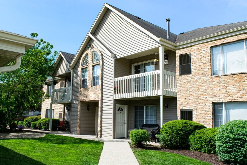 Foxhaven, Waukesha, WI 53186 - photo 1