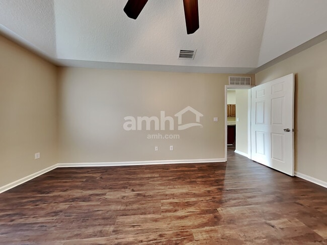 8227 Stelling Dr, Jacksonville, FL 32244 - photo 6