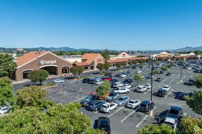 Soscol Gateway South's South Napa Marketplace has lots of great retail and restaurant options.