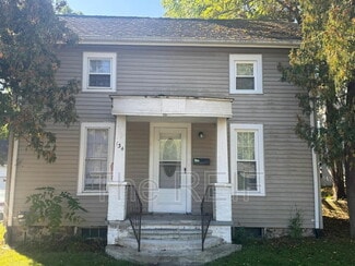 134 E Vienna St, Clio, MI 48420