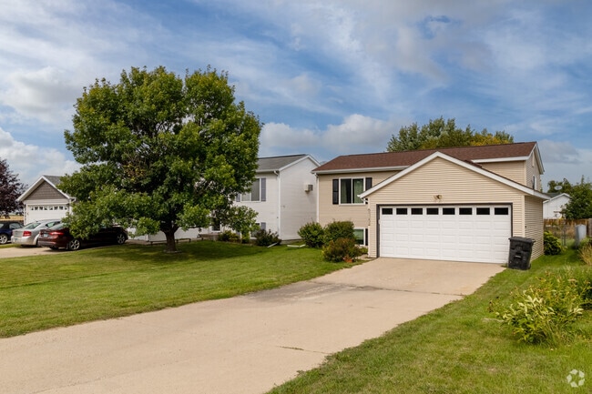 Bi-level homes remain the most popular in Trollwood and Fargo besides the classic rambler.