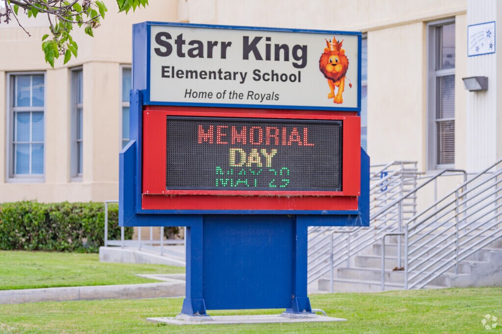 Starr King Elementary School sign welcomes students in Long Beach California