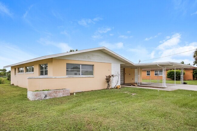 502 Leeland Heights Blvd E, Lehigh Acres, FL 33936 - photo 3