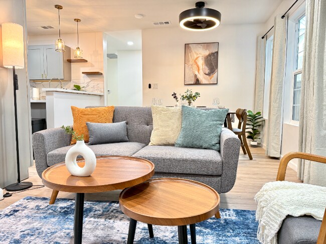 3229 S Sherbourne Dr unit 1/3 BACK UNIT, Los Angeles, CA 90034 - photo 6