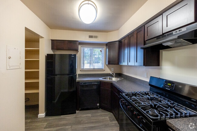 Fox Rest, Richmond, VA 23228 - photo 3