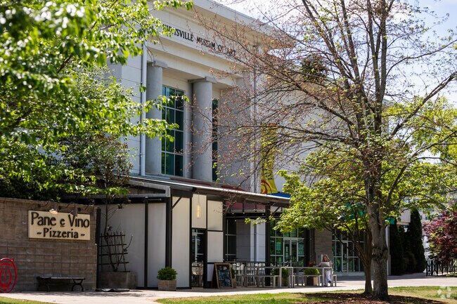 The Huntsville Museum of Art is the centerpiece of the downtown Huntsville Area.