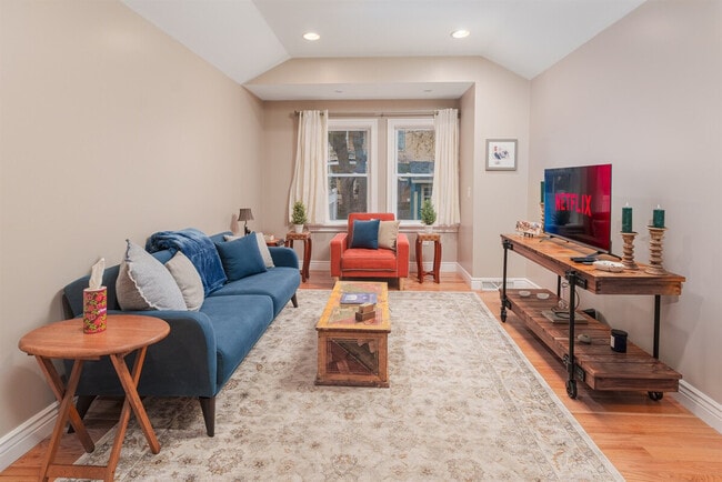 17 S Franklin St unit ID1302143P, Saratoga Springs, NY 12866 - photo 4