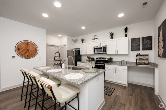 2BR, 2BA - 1,086SF - Kitchen