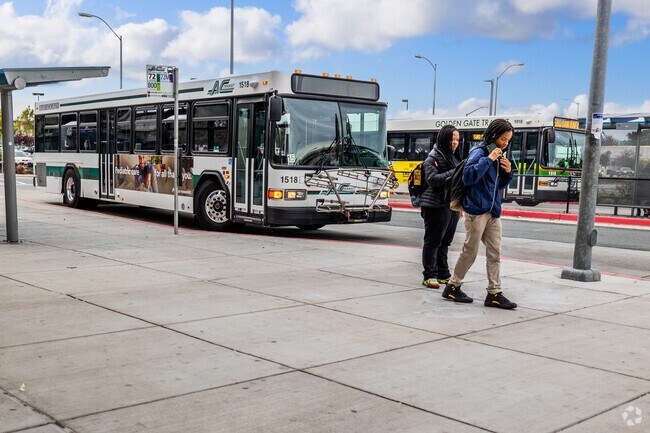 AC Transit is just one of the many bus lines that runs throughout El Sobrante Manor.