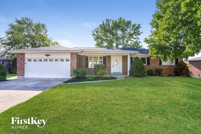 3105 Hawk Dr, Saint Charles, MO 63301 - photo 1