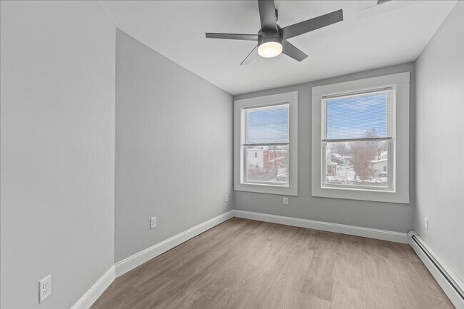 88-94 Lafountain St unit 90 Lafountain St, Burlington, VT 05401 - photo 5