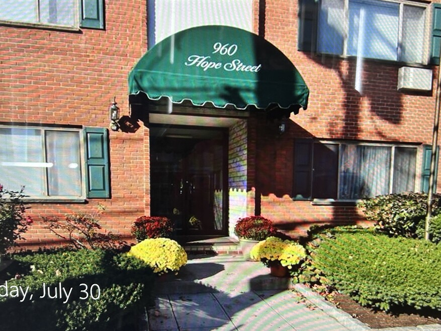 960 Hope St unit 960 HOPE ST 3A, Stamford, CT 06907 - photo 1