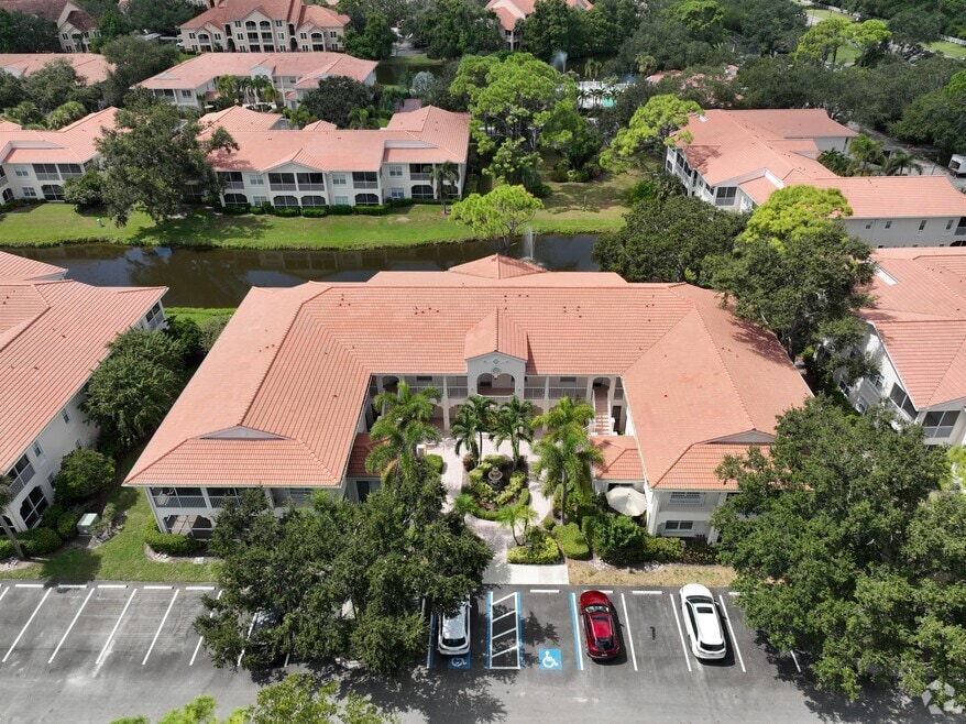 4256 Central Sarasota Pkwy unit 314, Sarasota, FL 34238 - photo 2