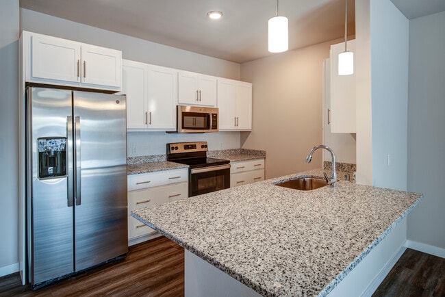 Elm Grove Heights (Luxury Senior Living), Elm Grove, WI 53122 - photo 2