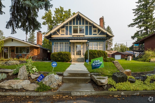 Homes in the North Hill neighborhood are close to many parks and schools.