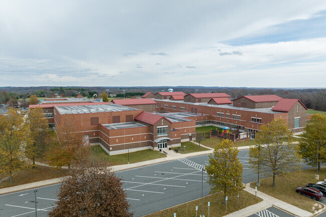 With approximately 1,600 students, Patterson Mill Middle High is one of two joint schools here.
