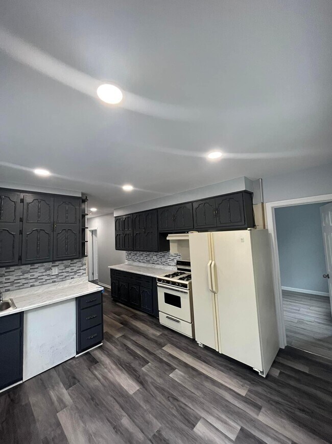 59 Sherman Plaza unit 2, Garfield, NJ 07026 - photo 2