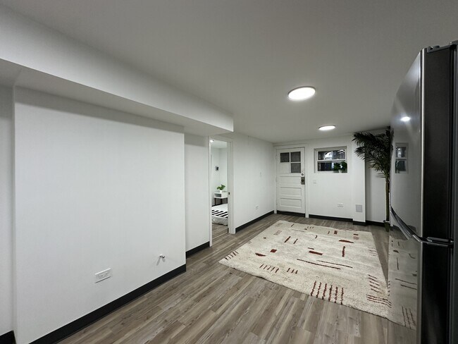 1634 N Whipple St unit 2, Chicago, IL 60647 - photo 6