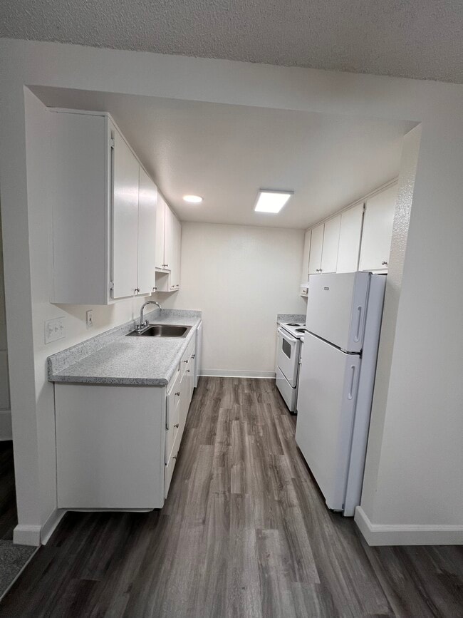 Pacific Oaks Apartments, Sacramento, CA 95841 - photo 5