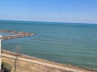 3872 S Lake Dr Unit 408, Saint Francis, WI 53235