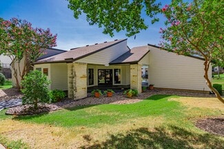 2601 Furrs St, Arlington, TX 76006