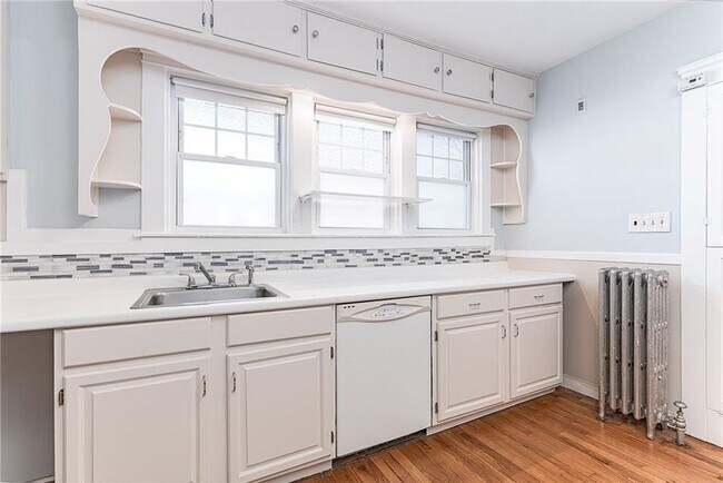 30 Taft Ave, Providence, RI 02906 - photo 4