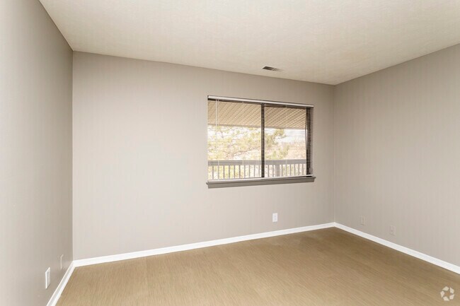 Reserve at the Knolls Apartments and Townhomes, Omaha, NE 68164 - photo 6