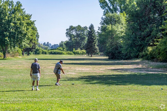 Allen’s Golf Course is a small 9-hole public course near Country Heights.