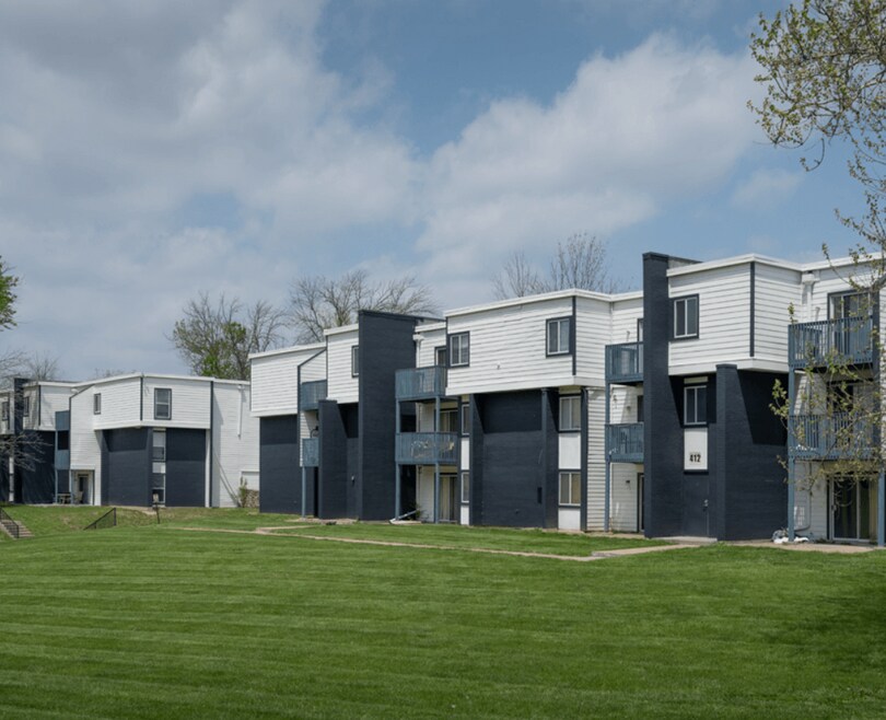 Stonegate Meadows Apartments 10500 E 42nd St, Kansas City, MO
