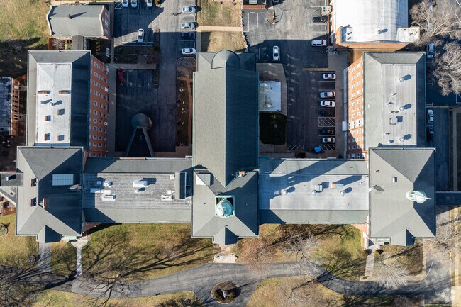 Sisters of Notre Dame School in St. Louis focuses on preparing students for higher education.