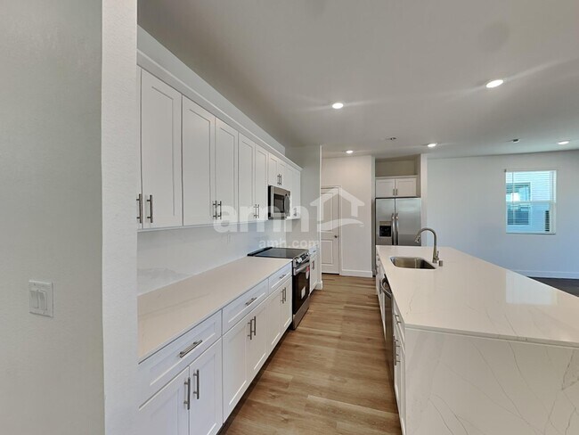 6428 Marthas Vineyard Ave, Las Vegas, NV 89141 - photo 4