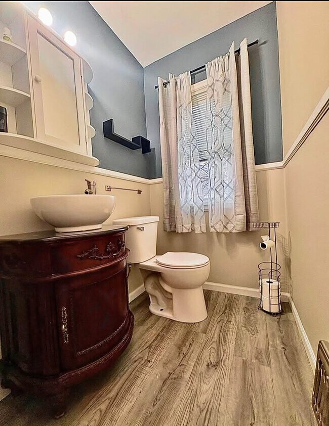 815 Main St S, Hutchinson, MN 55350