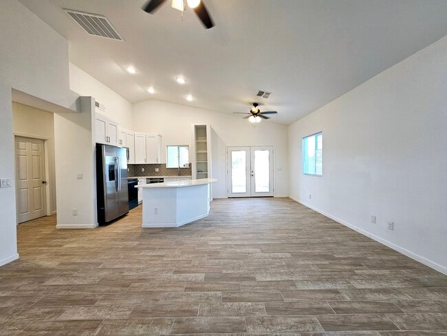 1112 E 4th St, Casa Grande, AZ 85122 - photo 4