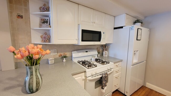 153 Winthrop Pkwy unit 1, Revere, MA 02151 - photo 3